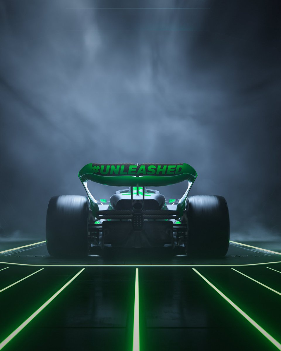 lizandelrio's tweet photo. Stake ya puede pagar una buena cantidad de pasta para que dejen decorar el coche de tal manera. La FIA y la Formula 1 en general deberían intervenir. Me parece espantoso. Quizás solo sea cuestión de acostumbrarse. https://t.co/dMJYsEYvN2