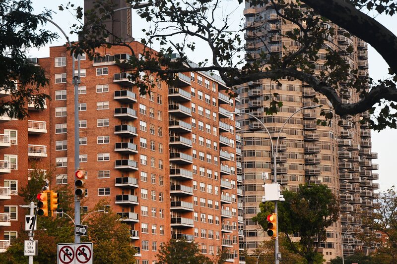 Inheriting property in New York means going through the state surrogate's court system, where filing fees can run more than $1,000. While state law allows low-income residents to have their fees waived, attorneys say courts sometimes refuse to apply it. law360.com/access-to-just…