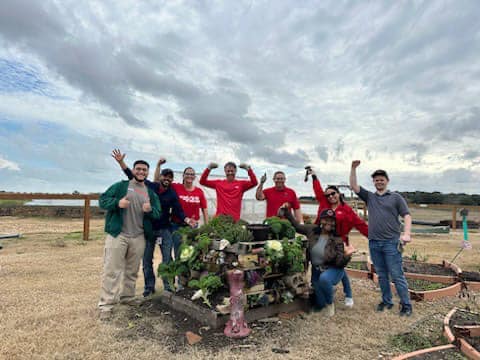h4thtx's tweet photo. Much love to DOW Texas Operations, for taking time out of your busy day to work hard in the garden with us yesterday!
“When we give cheerfully and accept gratefully, everyone is blessed!” - Maya Angelou📷📷📷
#DOWTexasOperations
#flexinggreenthumb https://t.co/eDuG0TjOfn