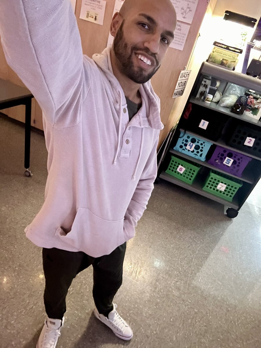AtomicFreelon's tweet photo. 🌱🧬 Diving into the depths of #Evolution and the origins of species in Biology, while my Environmental Science students are unraveling the complex challenges of #ClimateChange. Each day brings new questions and a deeper understanding of our world. #Teaching @ShadowCreekHS https://t.co/x4i4igpnBY