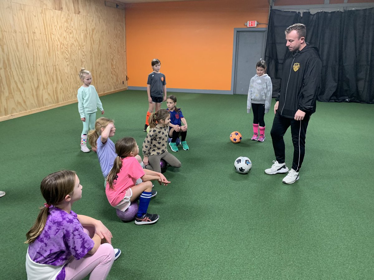 XtraSoccerAcad's tweet photo. Another incredible Xtra soccer session last night! These girls brought their A-game, showcasing skill and determination. They’ve got that #xtraedge
⚽️⚽️⚽️ https://t.co/oGR3acaAIO