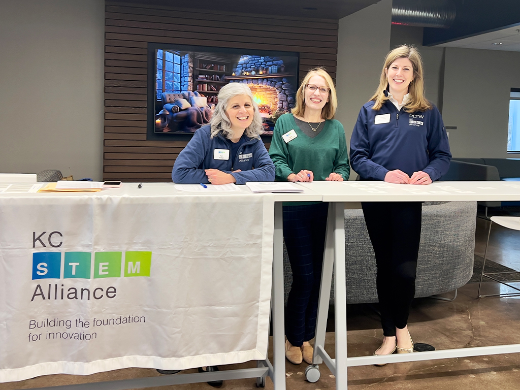 USEngineering's tweet photo. Last week we were honored to host @PLTWorg’s Annual Teacher Mentor Day. 50 middle and high school educators met at our headquarters in Kansas City for professional development and STEM career discovery led by regional partners and U.S. Engineering team members. #LeaveALegacy https://t.co/Dm2dv9dxS5