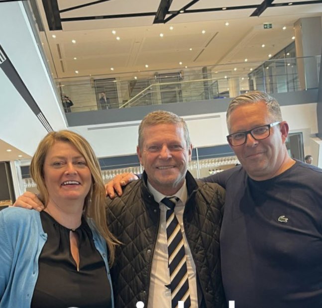 kelly Mackay tweet media