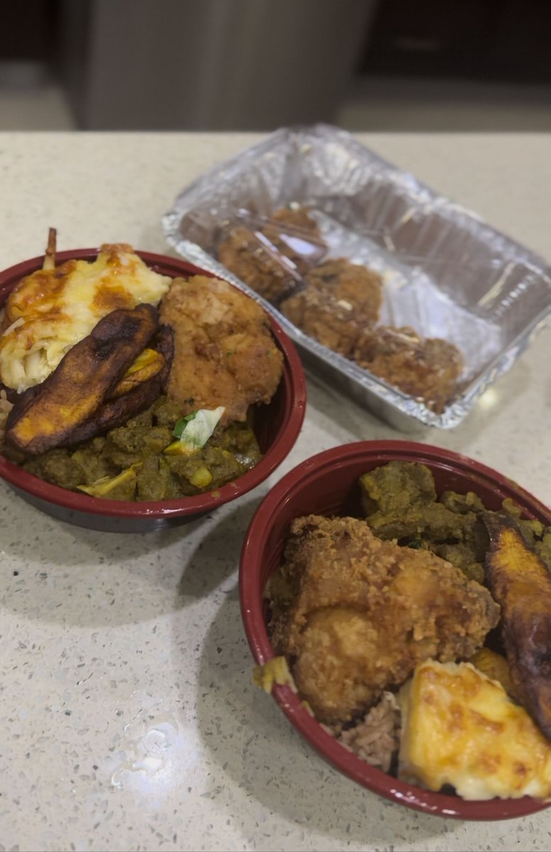 BigBattyVulpix's tweet photo. People see the 7k food yah. This is just one mix box food at any cookshop y'know. Count your days Susie's.

(The "lease" is an auto-generated caption ppl) https://t.co/rQVxE3Wt6y