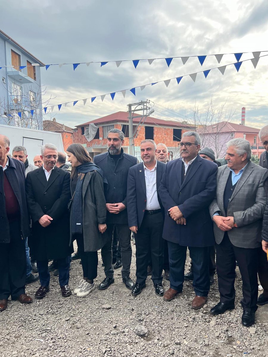 gns_erc's tweet photo. Dilovası Erzurumlular Derneğimizin ve KEDFE Kocaeli Erzurum Dernekler Federasyonumuzun düzenlemiş olduğu “Yöresel Lezzetler” tanıtım programına katıldık. 
Bir çok ürünün sergilendiği ve sunulduğu bu lezzet durağına uğramanızı tavsiye ediyoruz. 
Yer: Dilovası Belediye Meydanı https://t.co/VGNsQfPcK8