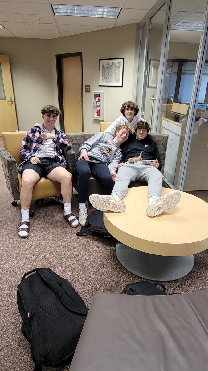 ALHSMediaCenter's tweet photo. Just hanging with the boys... https://t.co/WiAMYFCGDQ