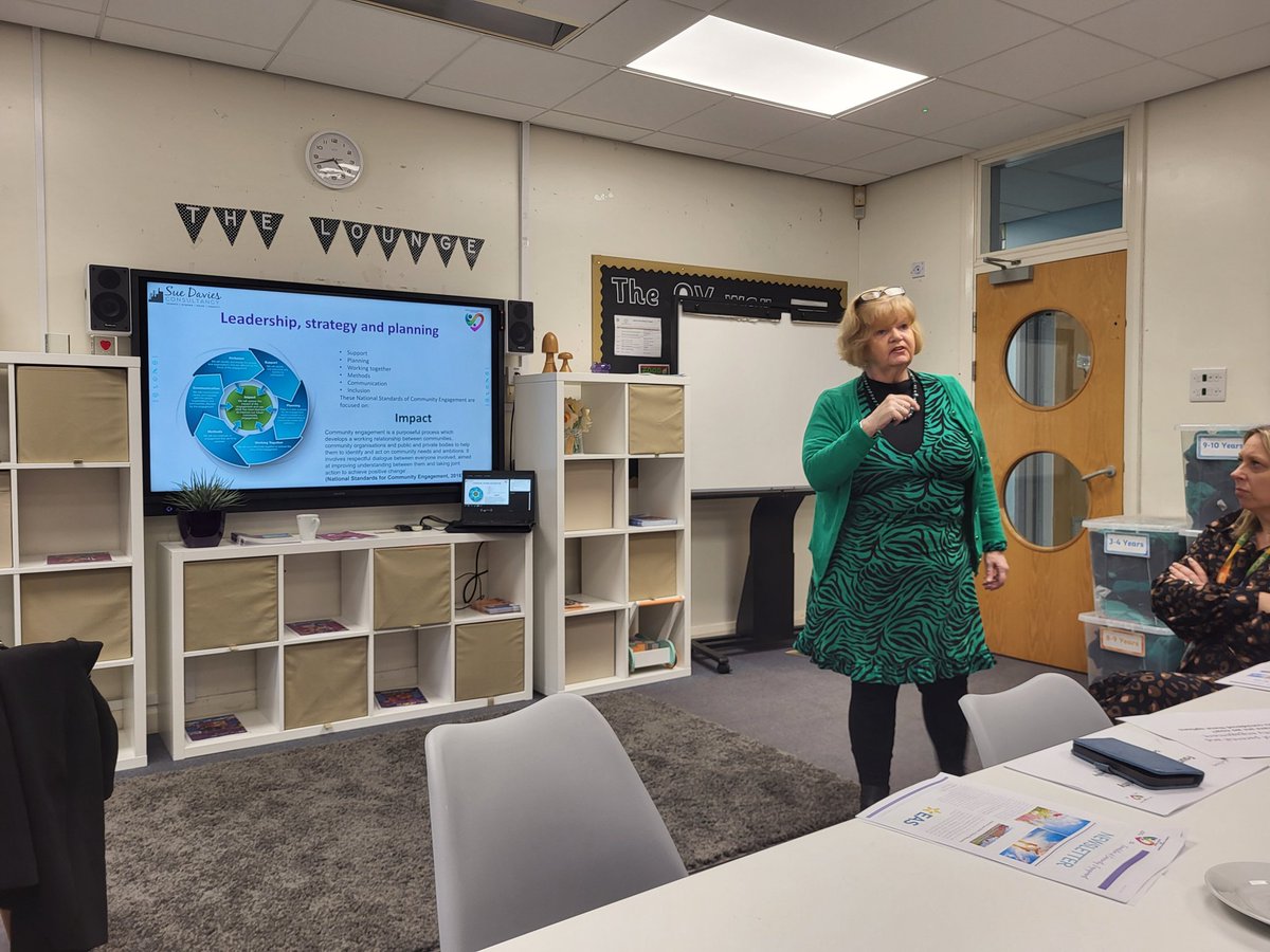 CFSMPENCOED's tweet photo. Thankyou Sue @FceGyg for coming along to meet the BCBC FEO Network today. A very informative session with lots of ideas and information sharing by everyone. Lovely to welcome 3 new FEOs to the group too. @WG_Education @CSCJES @BridgendCBC #networkingatitsbest #partnerships https://t.co/i3yzPZPomC