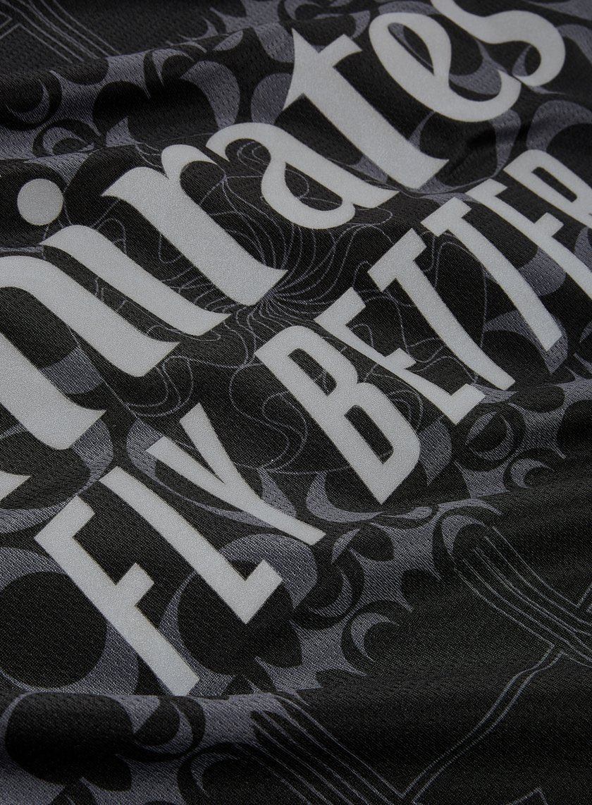 JustFreshKicks tweet media