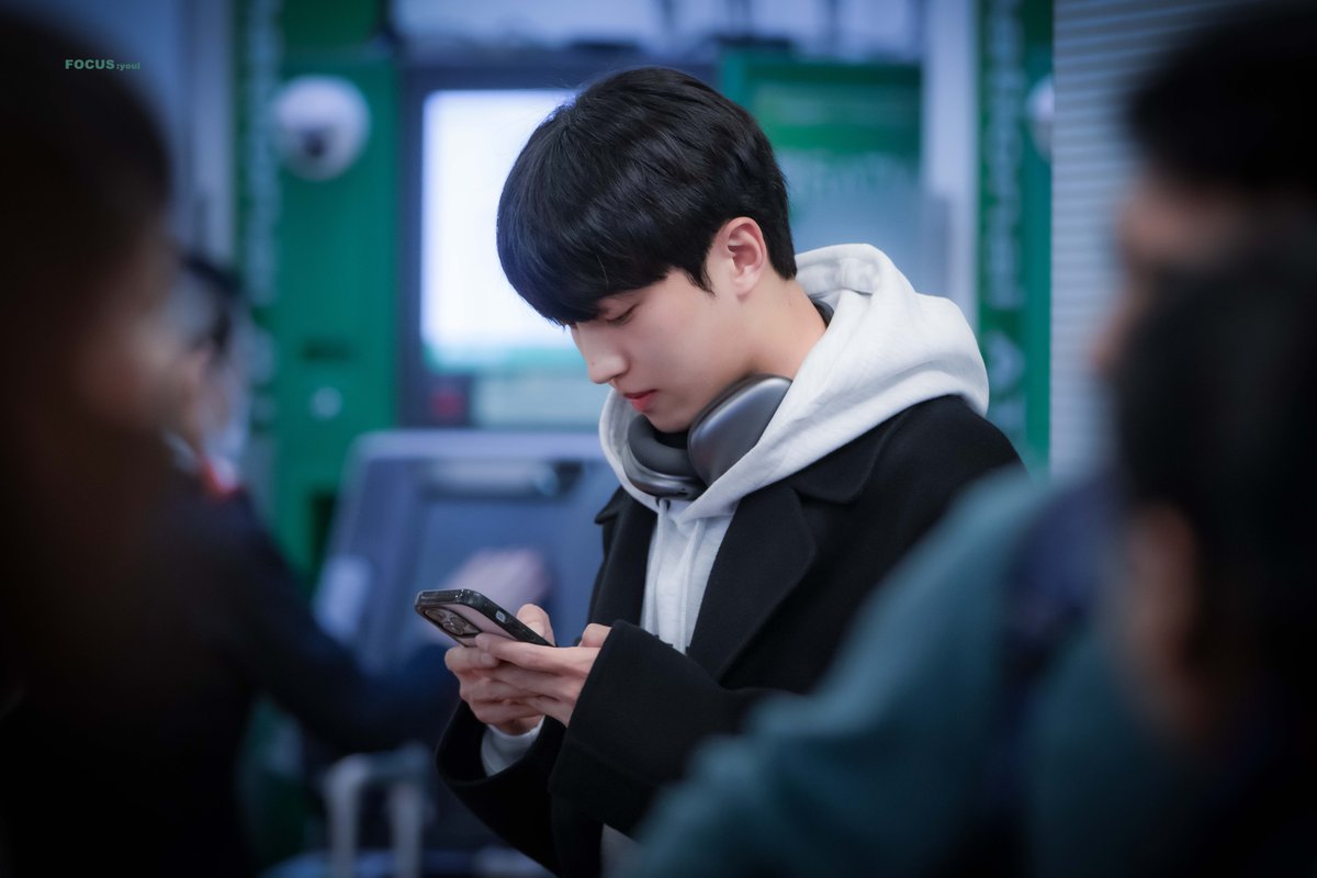 focusonyoul's tweet photo. 231121 HND

#업텐션 #선율 #선예인 #UP10TION #SUNYOUL #SEONYEIN https://t.co/D15gz2FRZJ
