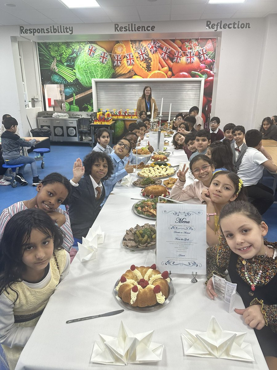 WarleyRoadPri's tweet photo. More Titanic! Feasting like first-class explorers! Year 4 have been savouring the Titanic menus and discovering the flavours of the past. Bon appétit! 🍽️🚢 #TitanicDay #History#Curriculum https://t.co/x2AJuzXYO2