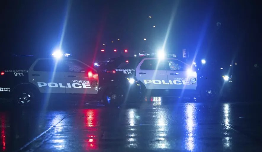 HPOUTX's tweet photo. If you are an elected official, you should be going on "ride-alongs" with your local law enforcement.
You'll have a great time, foster mutual understanding, and gain firsthand insight into community safety concerns.
#Honor #Integrity #Respect
#HoustonStrong #Pray4Police https://t.co/GBpBw2ymcC