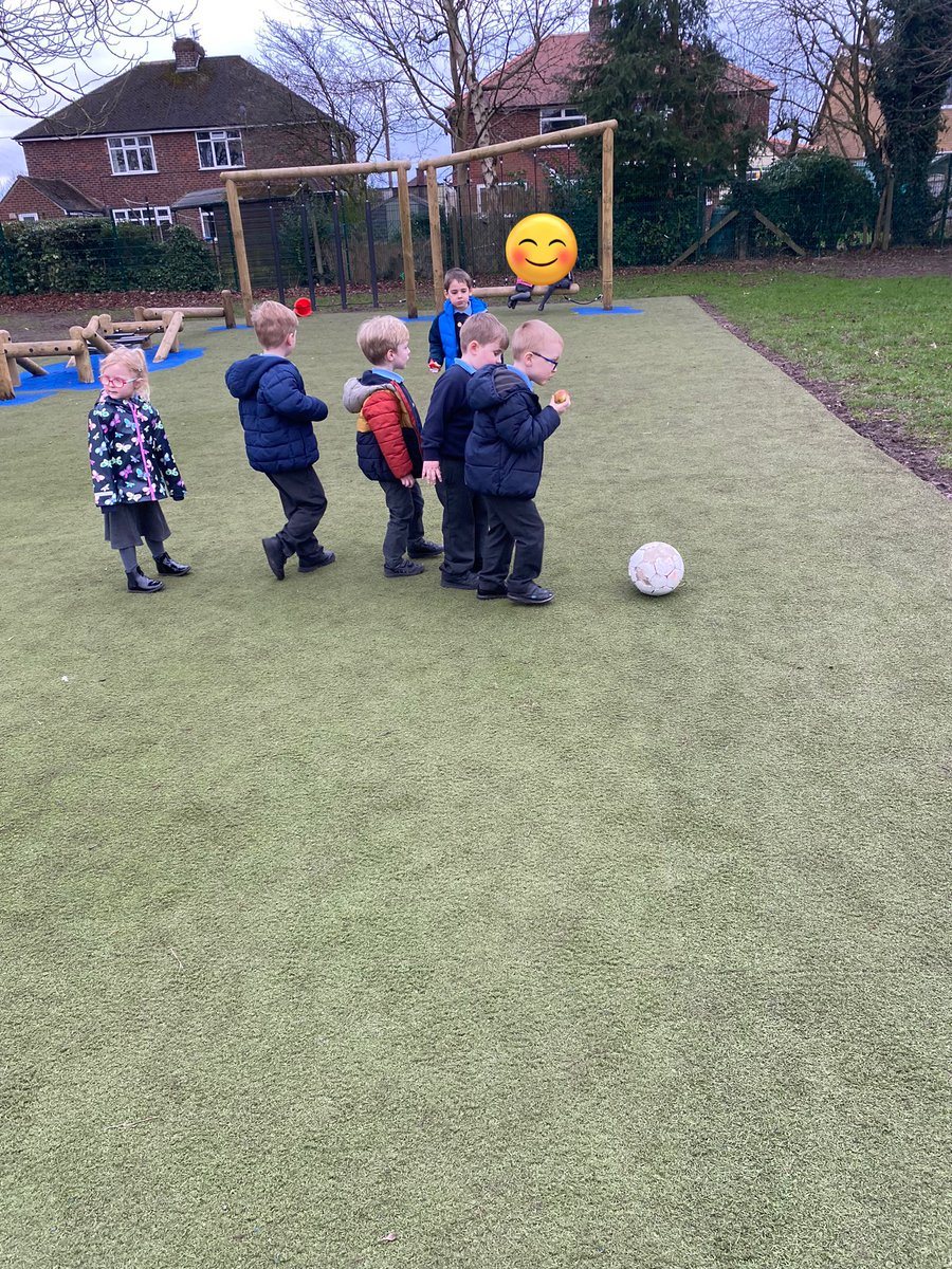 ComberbachMissD's tweet photo. Practicing our football skills this afternoon in reception for Children’s Mental Health Week @ComberbachMrDN @ComberbachMissM #ComberbachCMHW #VRSP https://t.co/ra1UMRftwl