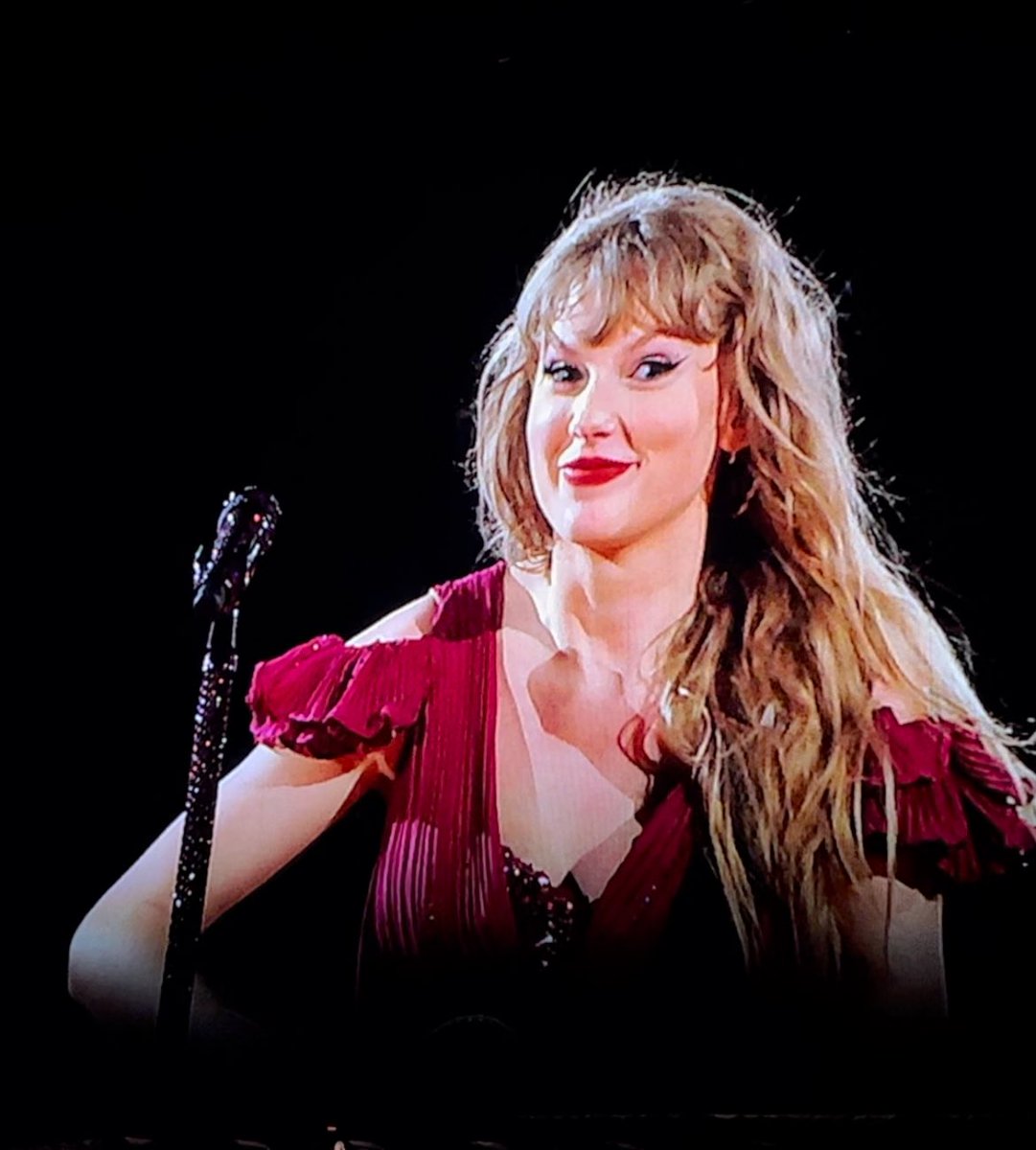 ohmyshutup's tweet photo. it’s the “you don’t know what i’m about to do look” war flashbacks, i lived it. https://t.co/wDRY8MrdSt