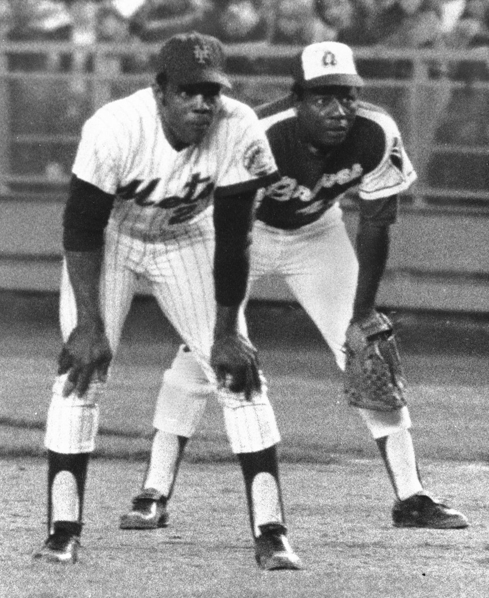 MLBVault's tweet image. June 3, 1972: Willie Mays and Hank Aaron.

At this moment, both players have EXACTLY 648 career home runs each. #BlackHistoryMonth