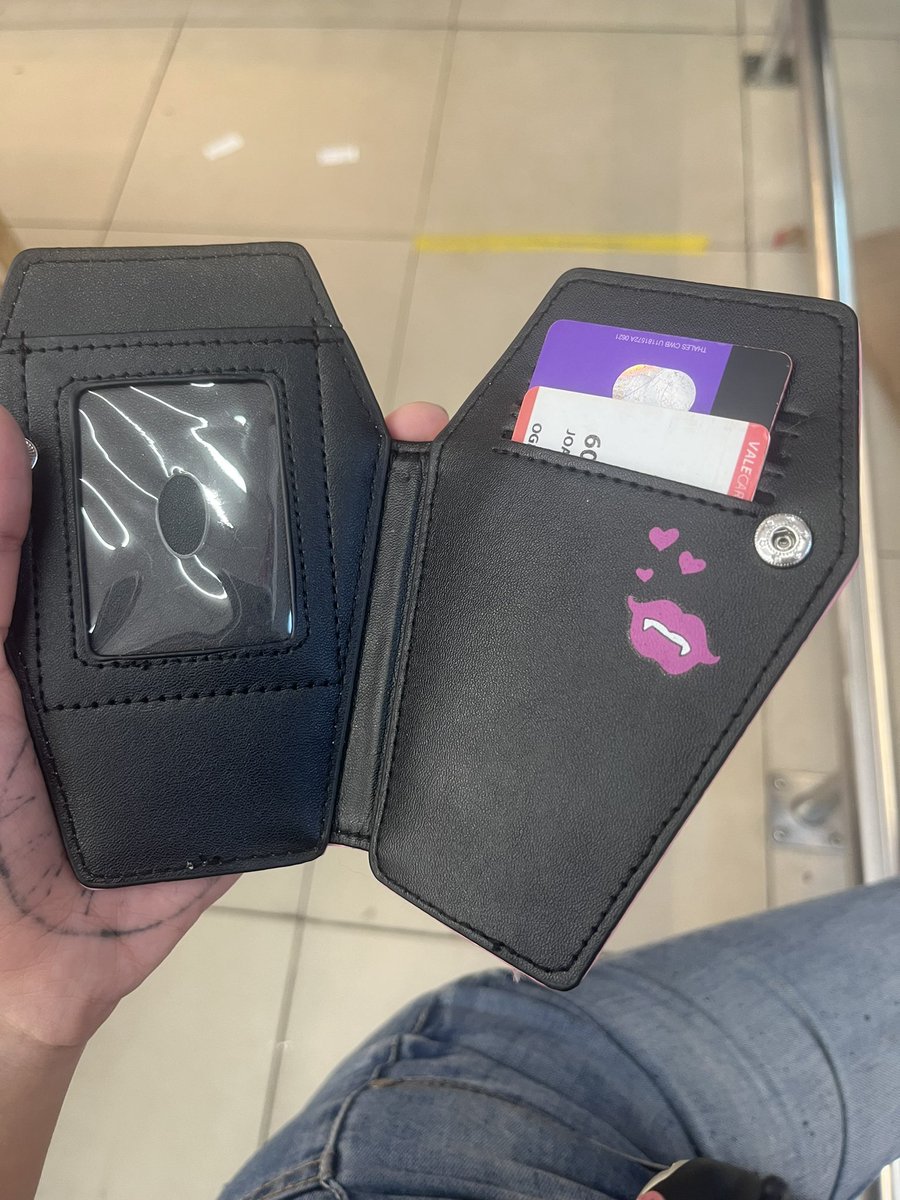 não se preocupe lindo deixa q eu pago