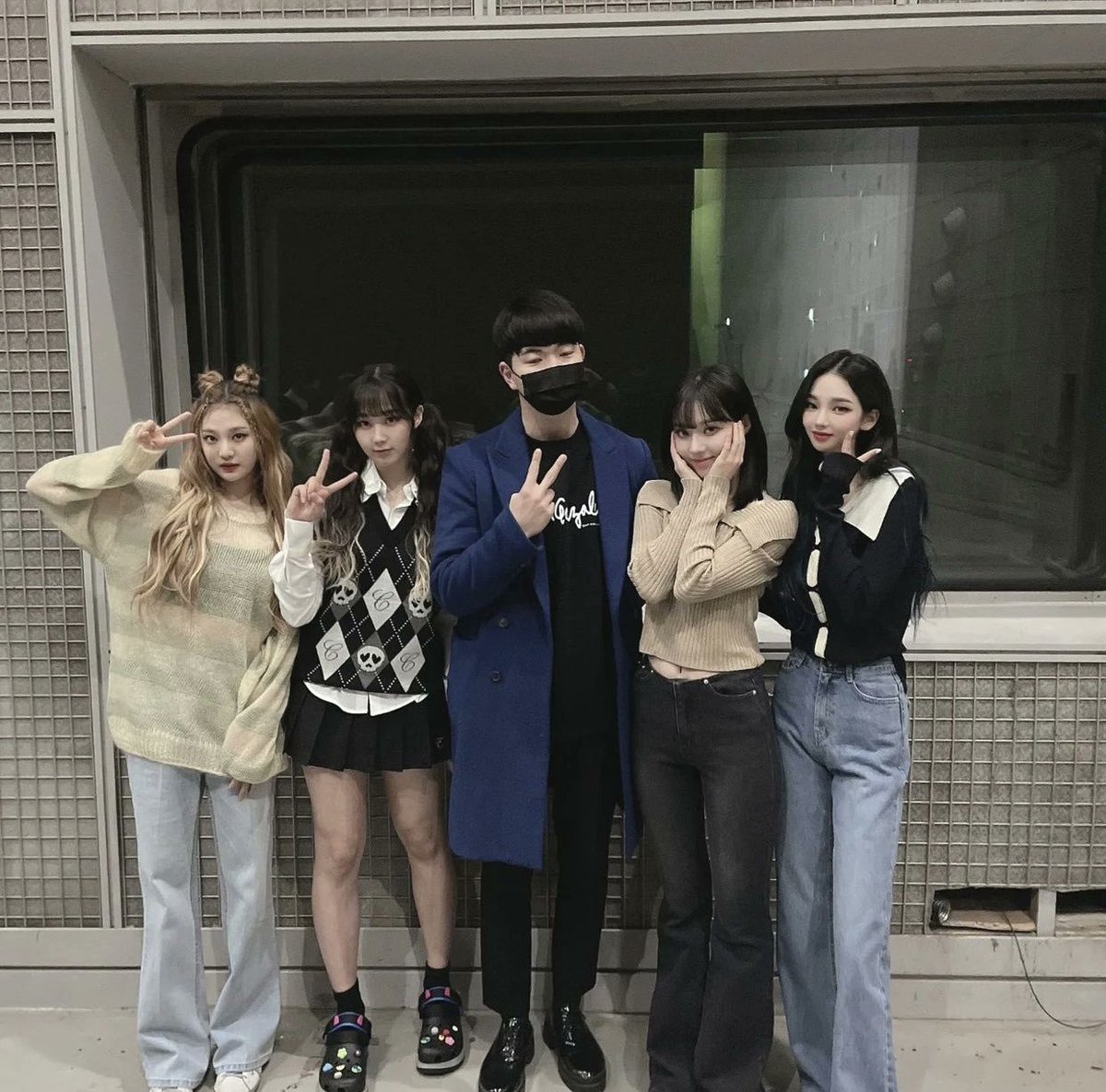 (\__/)
(>'.'<)
(")_(") 𓊈 memories ♡ 𓊉 !
⠀⠀⠀