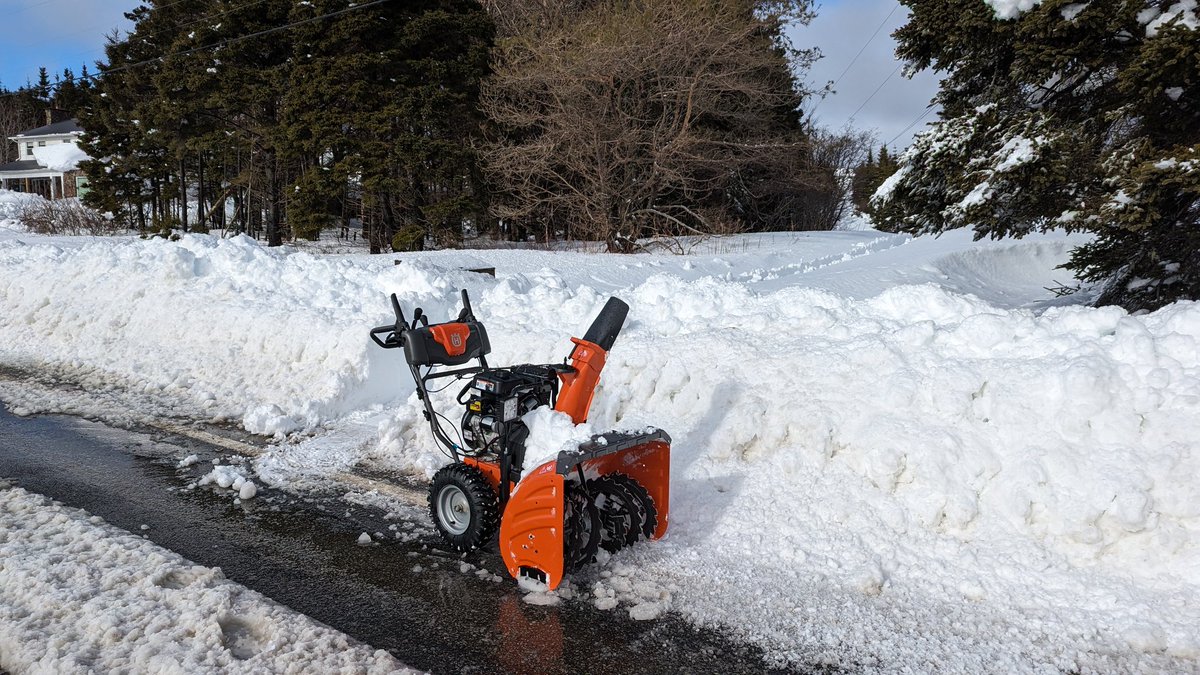 VA1MRT's tweet photo. @HusqvarnaCA @HusqvarnaUSA you're snow blowers are tanks. Paid for itself as I tackle 1200 feet of driveway. #nsstorm https://t.co/5lKSh2INYB