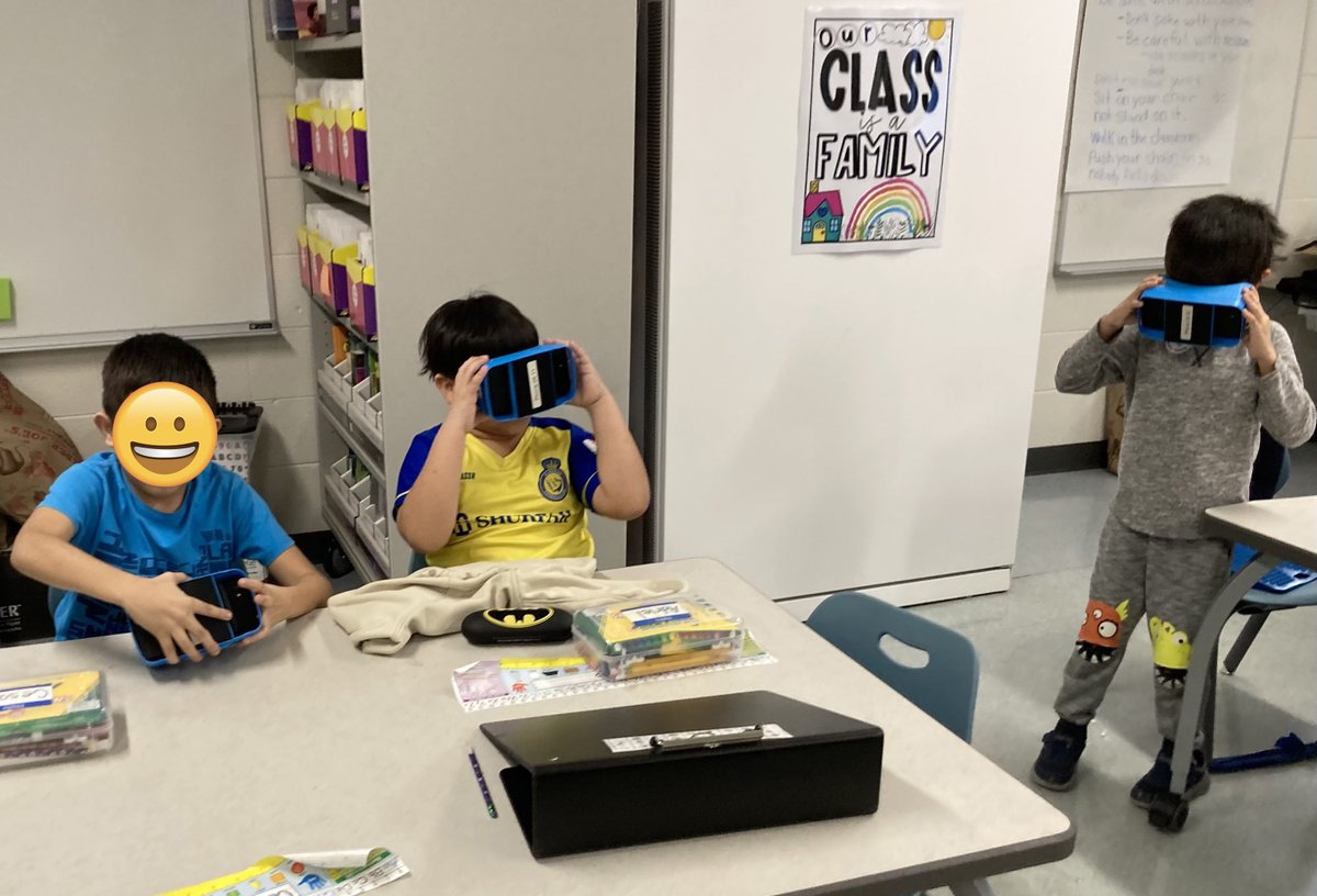 We love seeing how #VR Expeditions 2.0 has transformed the lives of the #students of @ccsd21frost 😎 📚🌵  Let's keep going places and let's dive into the future of #education  @CCSD21InfoServ robotlab.com/vr-expeditions…
 #VREducation #LearningBeyondLimits #VirtualReality
