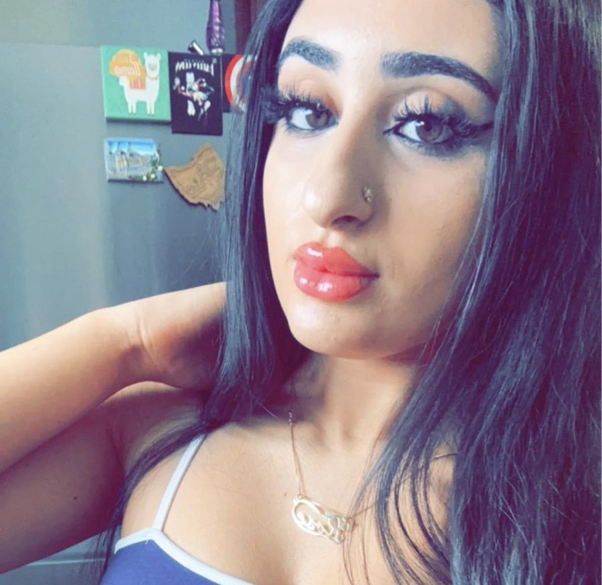 StopAntisemites's tweet image. UPDATE: these two women have been identified as Rosemary (Rosie) Awad (left) and Kaia Pesek (right).

Both are students Cleveland State; Awad in the Electrical Engineering/CompSci department and Pesek states she is pre-med.

Do these students represent the value you wish to…