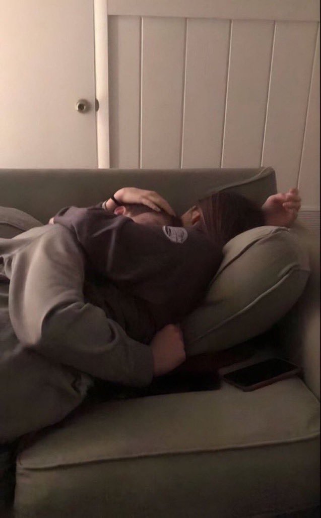 necesito un abrazo 
*el abrazo*