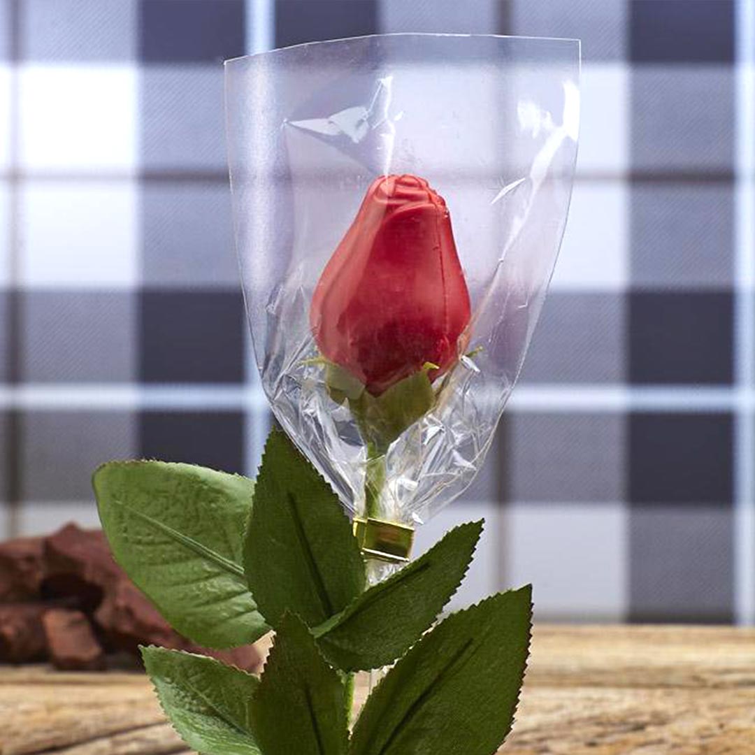 GourmetLeon's tweet photo. Las ROSAS ROJAS DE CHOCOLATE fusionan la simbología romántica con la dulce indulgencia, creando un gesto que va más allá de las palabras.

Es una manera de decir «te quiero» de una forma única y deliciosa.

Encuéntralas en nuestra web 👉 https://t.co/KbgrAV7vBh

#SanValentin https://t.co/OD6nVBUHmb