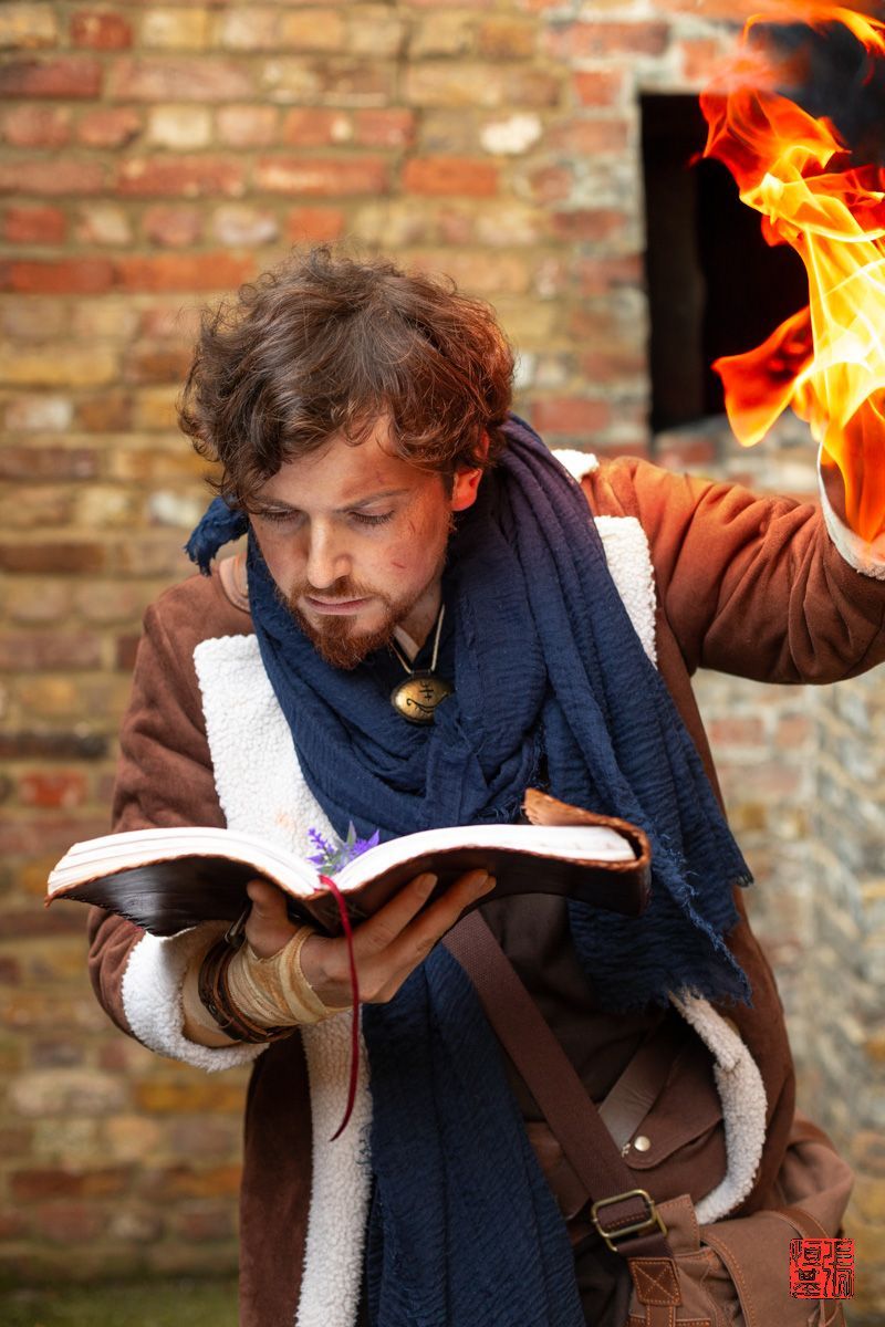 FoodAndCosplay's tweet photo. "No, it’s just pessimism." Caleb Widogast / Critical Role 

Cosplay by Synthetic Spider
Photos by @FoodAndCosplay 
Taken at @MCMComicCon London 23 

#criticalrolecosplay #criticalrole #mightynine #CalebWidogast #cosplay #mightyninecosplay #CalebWidogastCosplay https://t.co/SKUUdc84CW