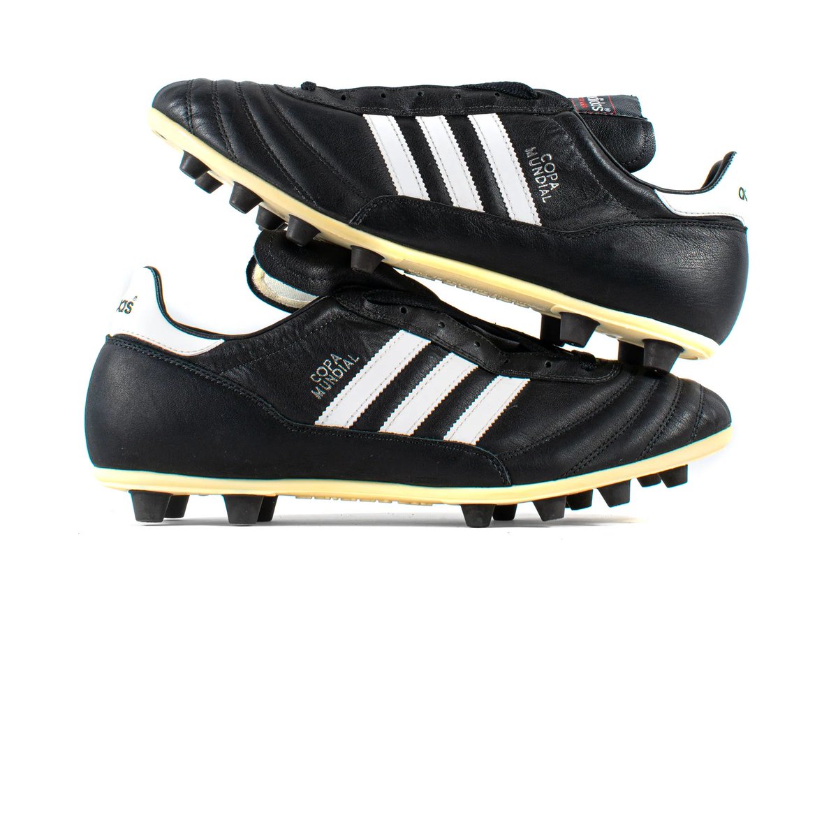 FootballRemind's tweet image. Retweet if you wore / wear adidas Copa Mundial

A legendary boot! ⚽️