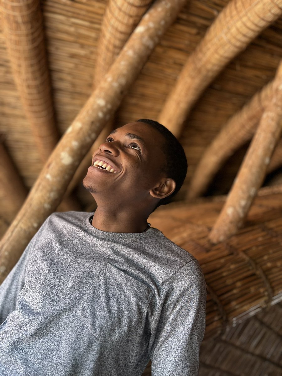 PaulKayonga1's tweet image. Stepping on the third floor feels heavily challenging, unfailingly demanding and truly exciting 😊
#SoHelpMeGod🙏