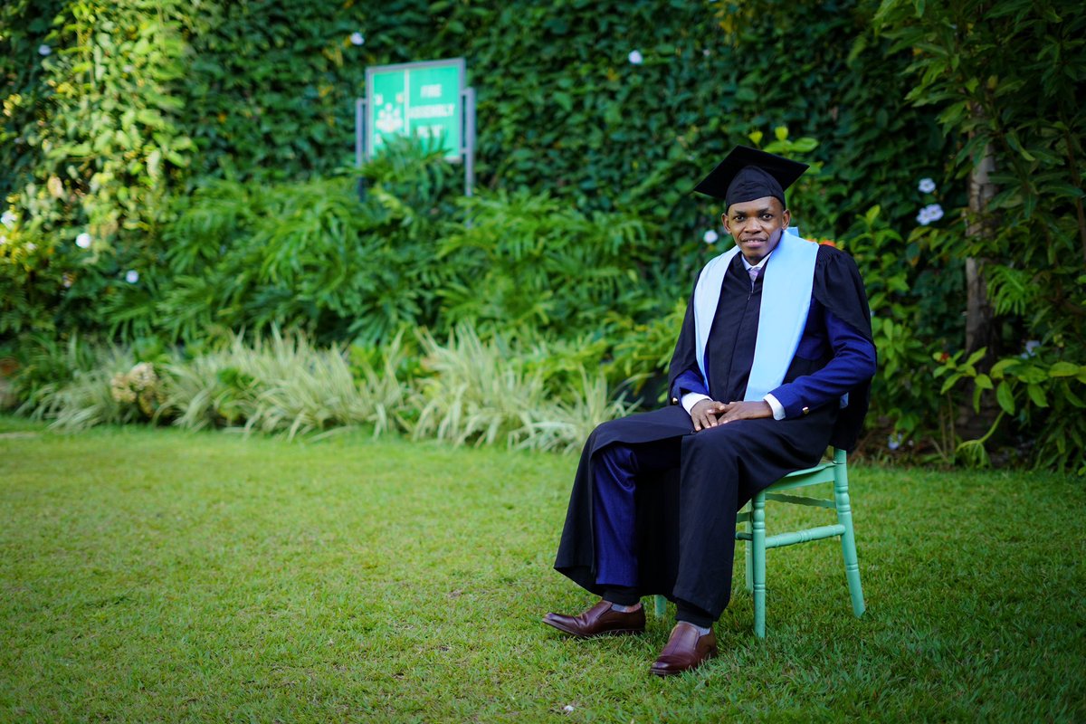 PaulKayonga1's tweet image. Stepping on the third floor feels heavily challenging, unfailingly demanding and truly exciting 😊
#SoHelpMeGod🙏