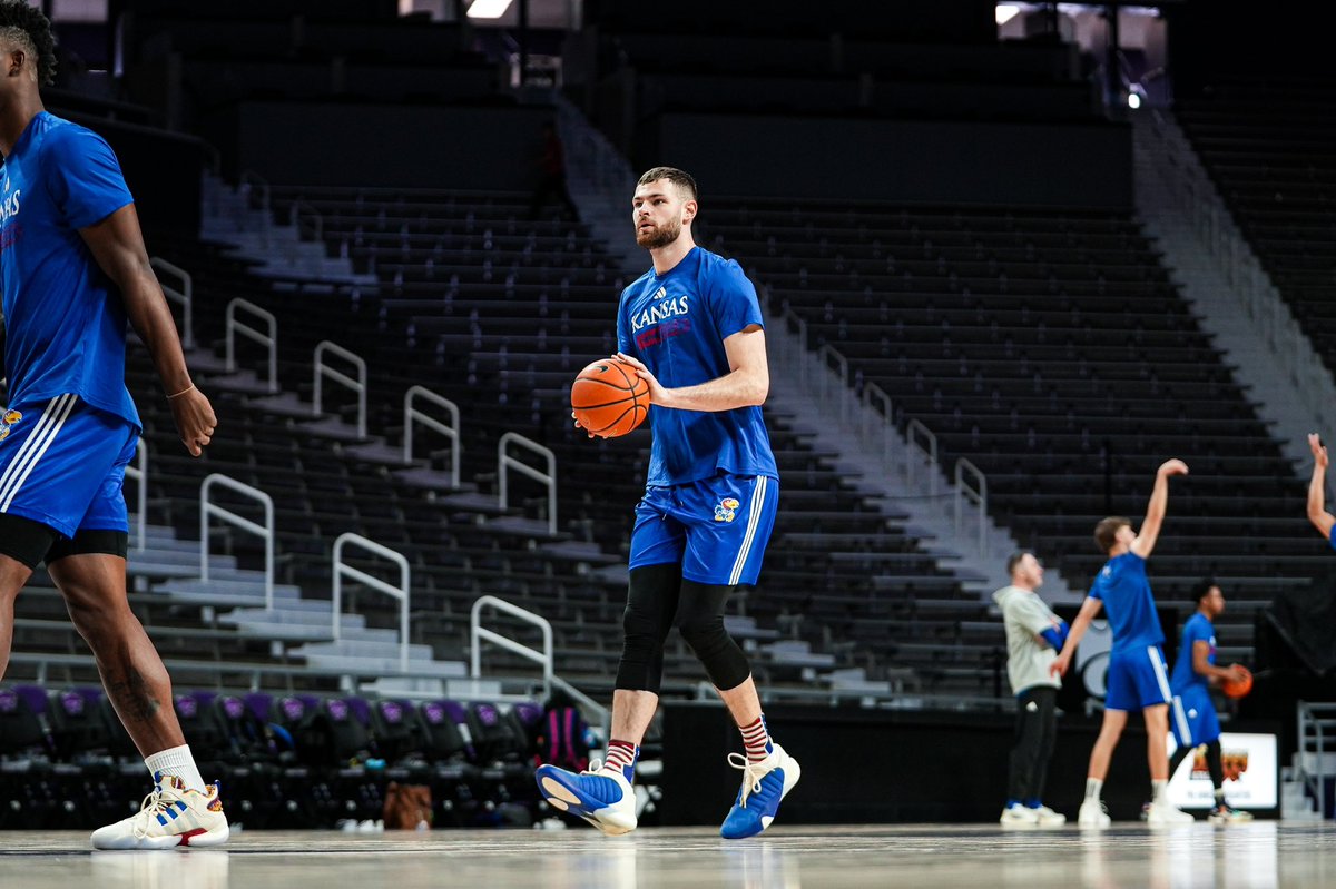 KUHoops's tweet photo. scenes from shootaround 📸 https://t.co/kBmShAg1M7