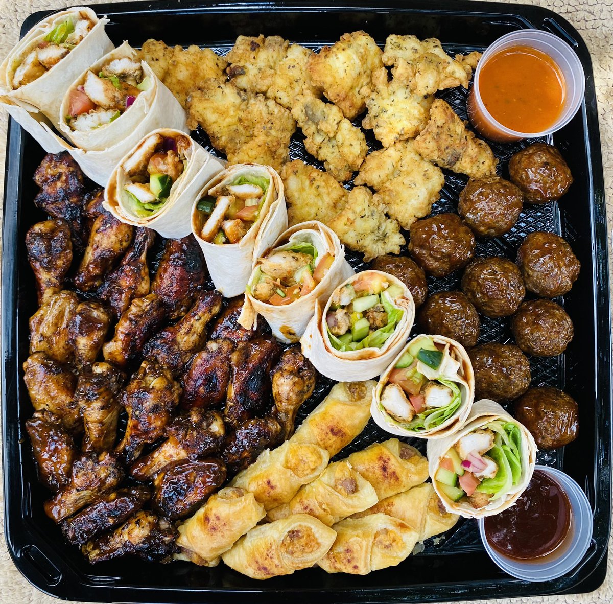 thabi_kitchen's tweet photo. @_LeratoMabuzaM I sell platters in the Vaal Triangle 📞0676752804 https://t.co/k5Roy5Nxye