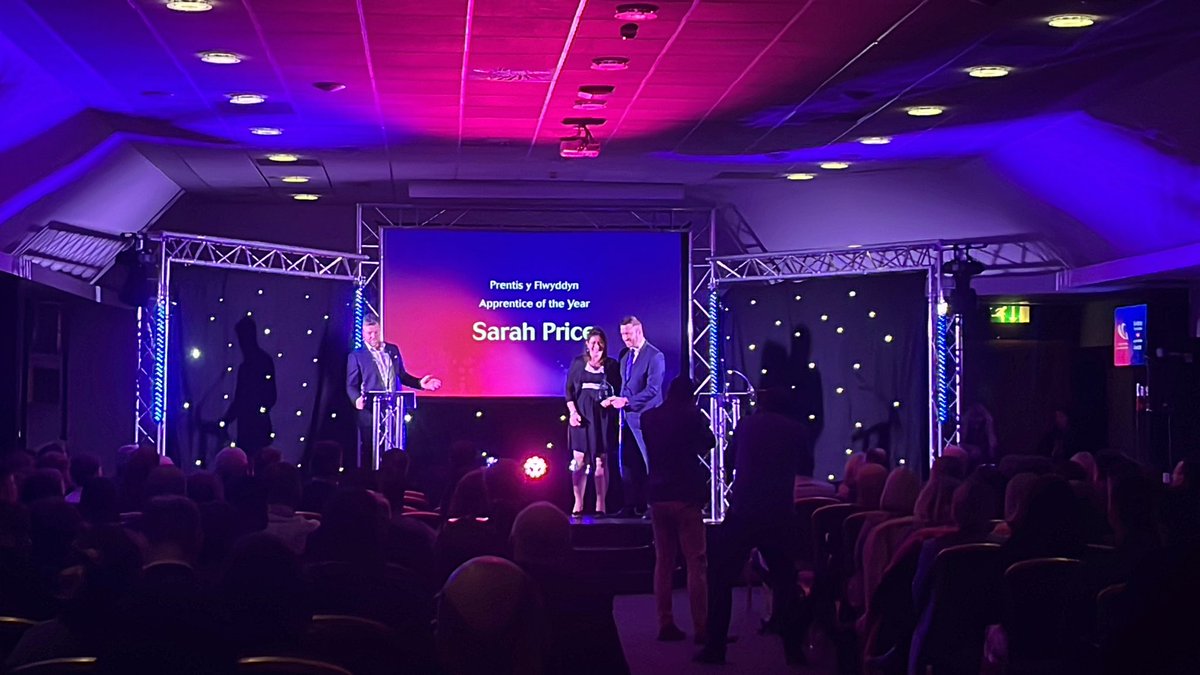 GowerCollegeSwa's tweet photo. Now for the Apprentice of the Year! Awarded to Sarah Price of @PowysCC!

Huge congratulations! 🙌

#gcsAppAwards24 #AWWales  @ColegauCymru   @WelshGovernment https://t.co/B8YXeM2bB0