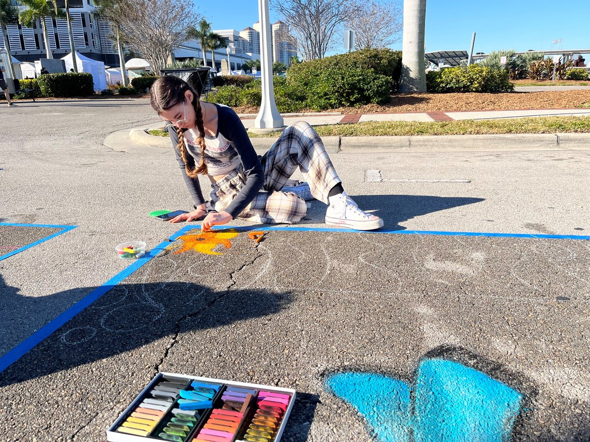ichighschool's tweet image. So proud of our Gator artists who took part in Artfest this Saturday! The creations they presented at the Chalk Block were amazing! #GatorFamily #Chalkart #youngartists #Coastlife #ICHS 💚🐊💛