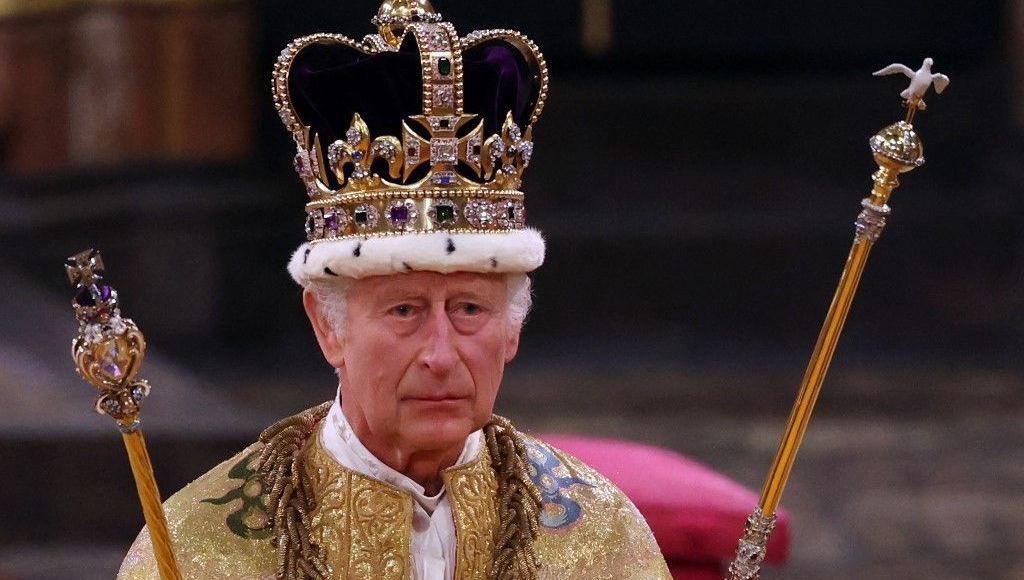 kenaripost's tweet photo. Le roi Charles III, 75 ans, diagnostiqué d'un cancer, annonce Buckingham Palace.
#RoyalFamily #CharlesIII #KenariPost https://t.co/ix6QNDswPk