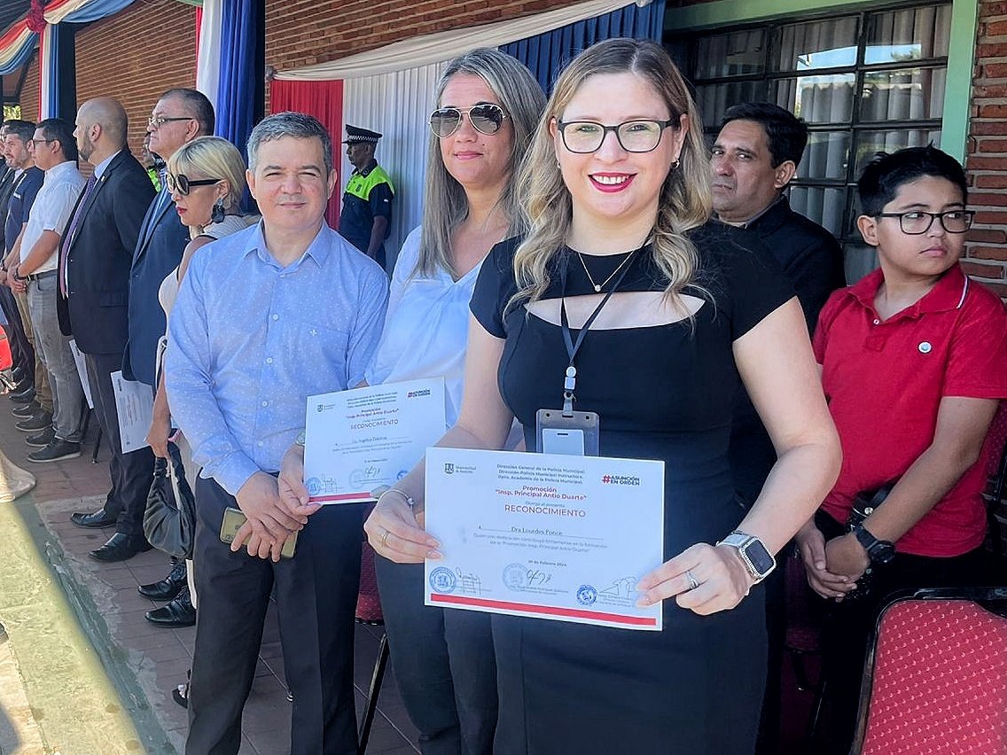 policlinicoasu's tweet photo. Acto de graduación de nuevos agentes de la Policía Municipal de Tránsito "Promoción Insp. Principal Antio Duarte". Agradecemos por la invitación para este significativo acto y el reconocimiento a nuestras profesionales de salud, https://t.co/F7UEA3AeMJ