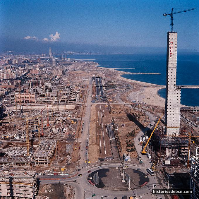 historiesdebcn's tweet photo. Vila Olímpica, 1990.

📷 IMPUSA https://t.co/q85BnQA3q0