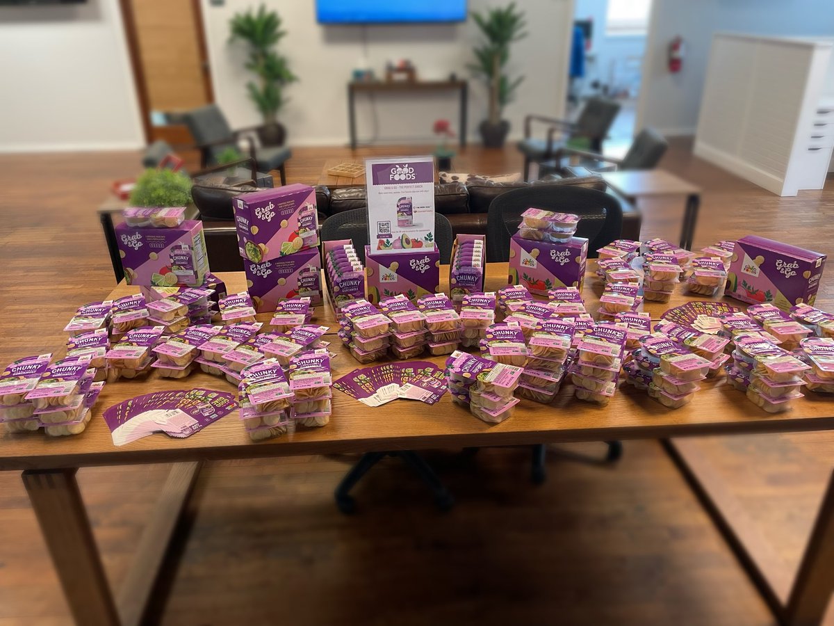 CoWorkTampa's tweet image. Thank you to @TheWorkPerk &amp;amp; GoodFoods for the yummy Grab &amp;amp; Go Chunky Guacamole Snack Packs for our members to try! 🥑

#workperk #theworkperk #goodfoods