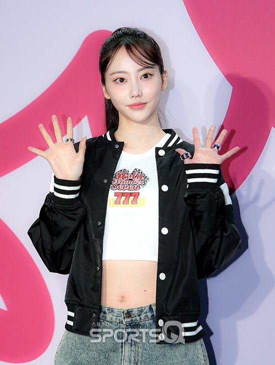DGGirlsBrasil's tweet photo. 📸 | #FUNA esteve presente no Seoul Fashion Week 2024.

[1/4] 

#Funa #후우나 #TakayaFuna 
#DGGirls #DGNGG https://t.co/PfOtjejoHZ