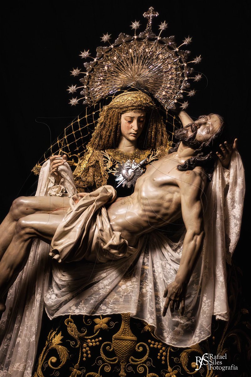 rafael_siles12's tweet photo. “Angustias en tu Regazo”
.
@LasAngustiasCor 
.
.
#angustias #cordoba #juevessanto #bajolaluzdelafe #fococor #cofrade #cofradias #fotografia #fotografiacofrade #semanasanta #semabasantacordoba #rafaelsilesfotografia https://t.co/VkP1ez8zBI