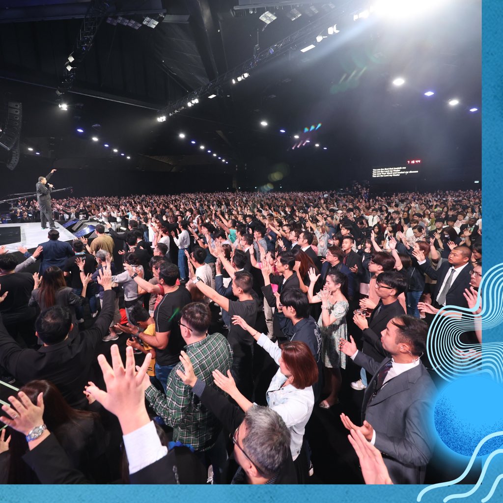 EvangelistDag's tweet photo. Enjoy these highlights from a special weekend in Singapore at City Harvest Church!

On Saturday the preaching was focused on why we must lose, suffer, sacrifice and die to self in order to be more like Christ so we can enter a new realm of fruitfulness!

#LiveFromSingapore #DHMM https://t.co/t3uIc5ywlz