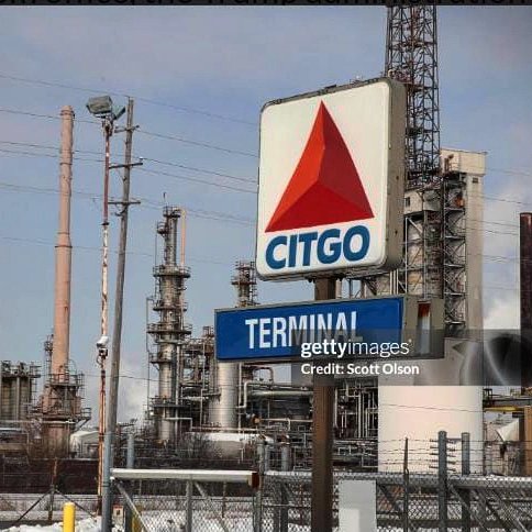 Discurso1's tweet photo. CITGO es una empresa venezolana, que reúne refinadoras de petróleo y estaciones de gasolina. Ahora se la han arrebatado a Venezuela, como si todo fuera posible.
Aquí te contamos esta historia… porque lo que no se dice no existe.
https://t.co/y4YsqCuMaw https://t.co/puisWBhavf