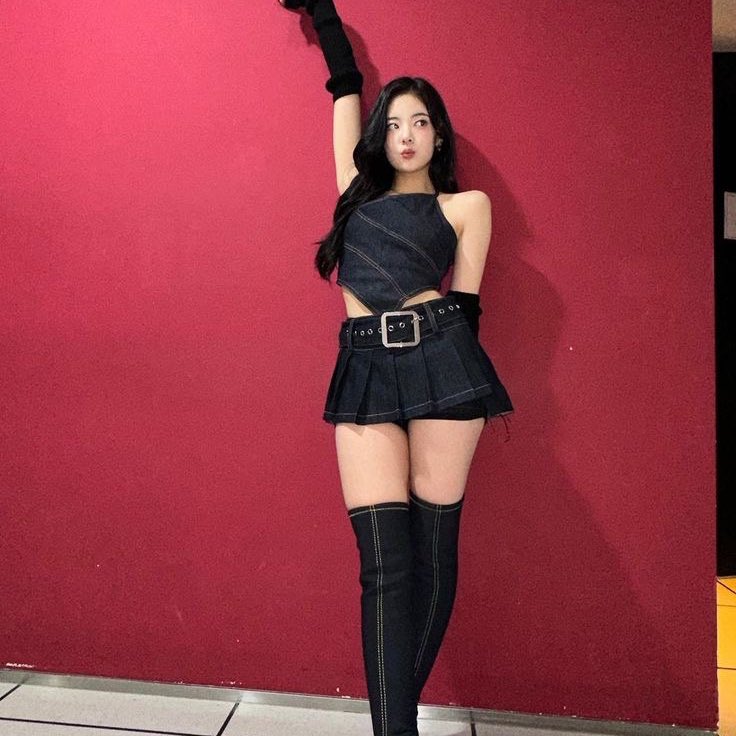 filmcjs's tweet image. CHOI LIA IN THIS OUTFIT WAS LITERALLY GIVING 😭 SHES GORGEOUS