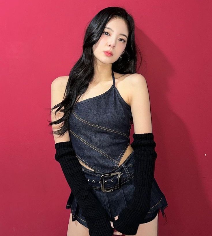 filmcjs's tweet image. CHOI LIA IN THIS OUTFIT WAS LITERALLY GIVING 😭 SHES GORGEOUS