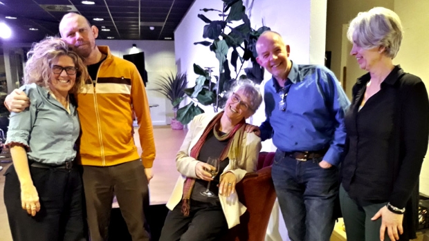 Brugnieuws's tweet photo. Kamper #Stadsdichters Wolthuis, Westerink, Alberts en @basnijhof verzorgen met Van Riessen en Schwantje avond vol poëzie bij @BiebKampen in @destadskazerne ter afsluiting Nationale Poëzieweek.
https://t.co/0i5LSneMk0 https://t.co/nI7LBBEo0R
