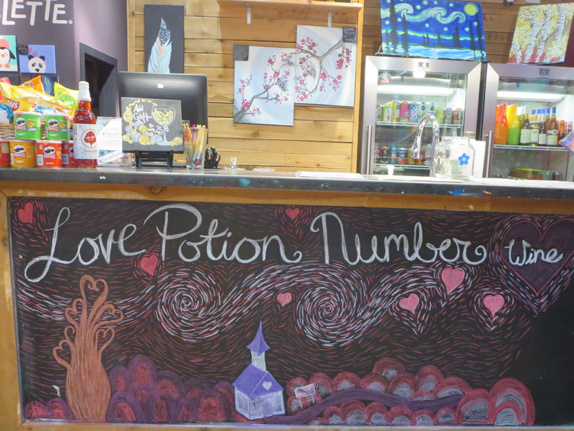 PinotCdA's tweet photo. Love season not withstanding, everyone loves one aspect of this: the painting, the drinking, the having fun...with or without your date! #pinotspalettecda #winetime #paintdrinkhavefun #lovethewineyourewith #datenightideas #cdaid #bringafriend #datenight https://t.co/V6H6WPQ4sk