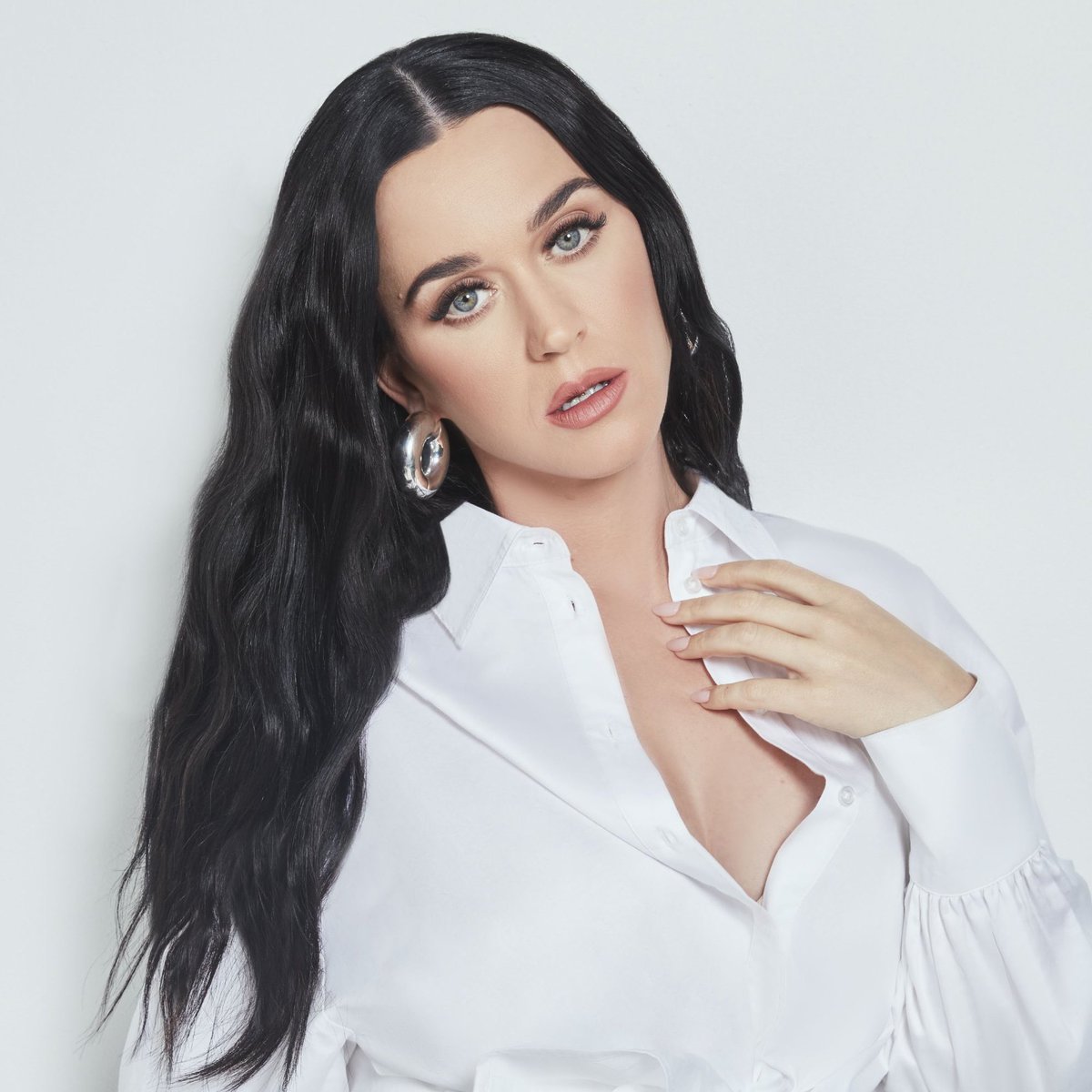 tracklist's tweet photo. 🚨 KATY PERRY NO BRASIL! 🇧🇷

A cantora irá se apresentar no país entre setembro e outubro, afirma o jornalista José Flesch. https://t.co/TrkKqzazp5