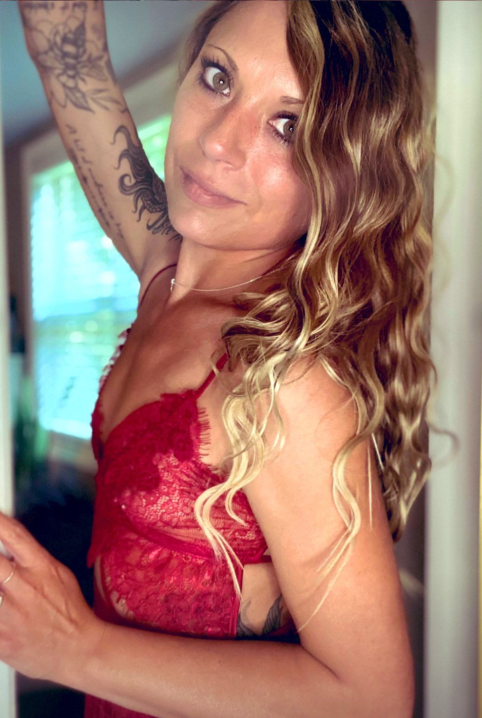 Oh my God it’s February everybody’s so excited about Valentine’s day . Am I the only girl who doesn’t care? If you also don’t care, come join my 🌶️ page and not celebrate with me! https://t.co/Y3QzyiBBXm