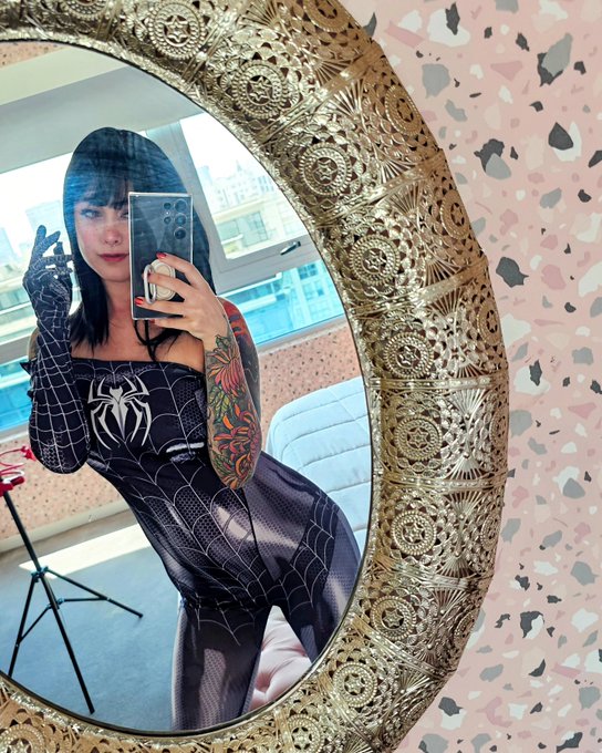 🕷🖤 https://t.co/51xEjYf0I7
