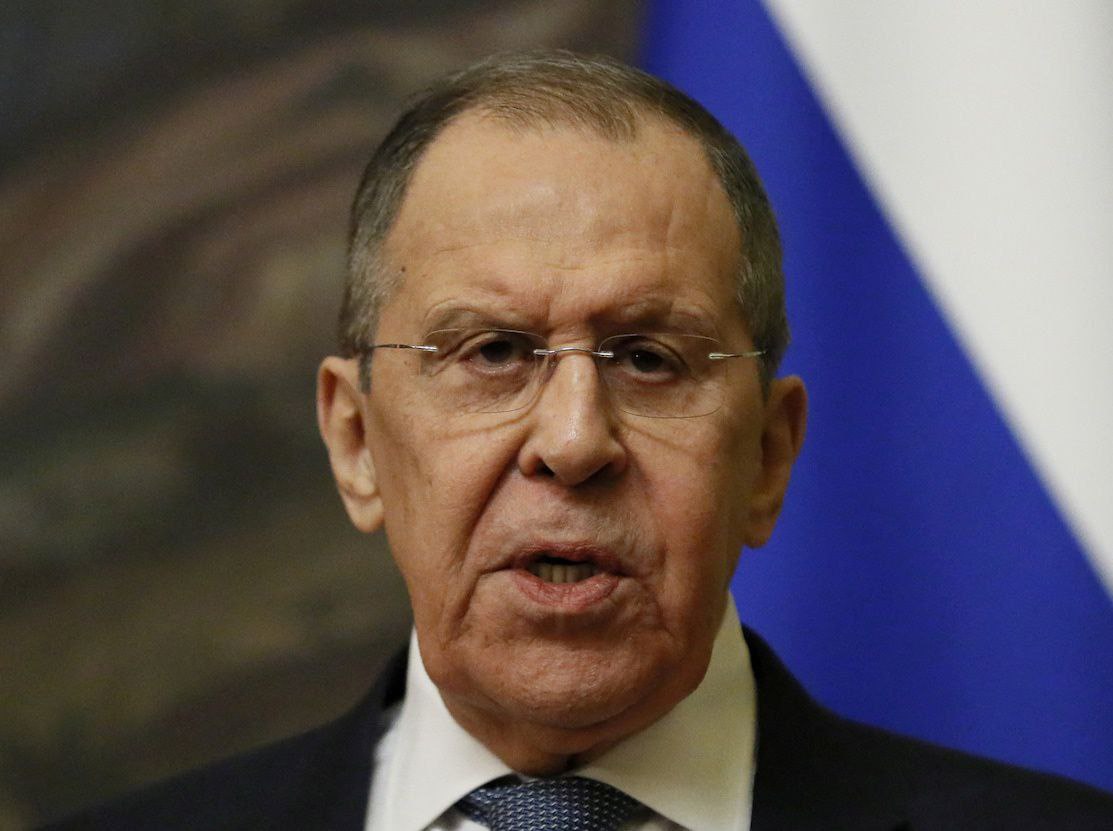 🚨🚨 وزير الخارجية الروسي:

الهولوكوست كانت عبارة عن إبادة جماعية لمختلف العرقيات ولم تكن حصرا على اليهود، ولكن إسرائيل تتعمد تسييس موضوع المحرقة لصالحها.