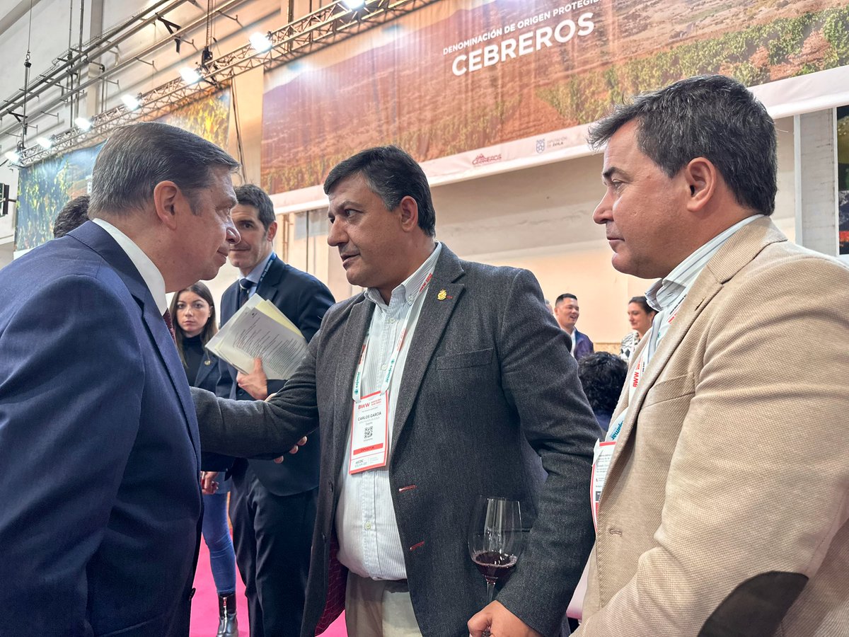 CarlosGarcia_PP's tweet photo. … y la necesaria atención a las reivindicaciones del sector primario, especialmente las que tienen que ver con la percepción de un precio justo por sus productos. 
Espero encontrar receptividad, colaboración y soluciones en el Ministerio. 
#HaciendoProvincia https://t.co/3m1XDTLPU2